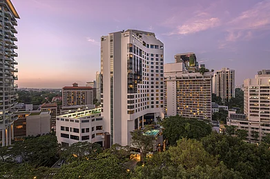 Official Website/Four Seasons
: Located at the heart of Orchard, the Four Seasons Hotel has one of the best service staff and guest experience in Singapore